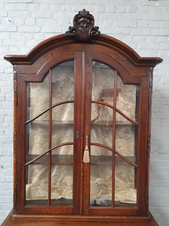 Louis XV Vitrine (Display Cabinet)