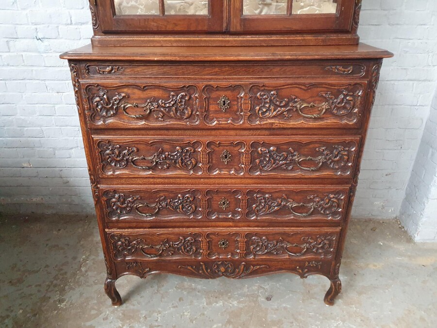 Louis XV Vitrine (Display Cabinet)