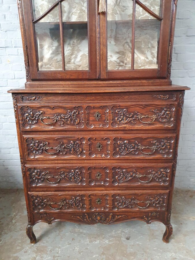 Louis XV Vitrine (Display Cabinet)
