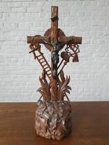 Crucifix Black forest France Walnut 1900