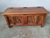 Breughel style Trunk