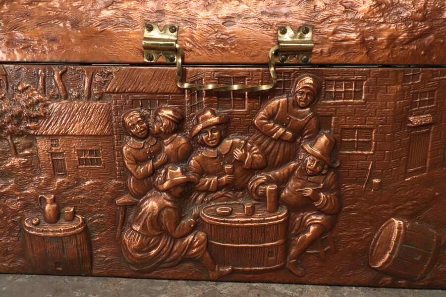 Breughel style Trunk