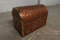 Breughel style Trunk