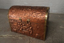 Breughel style Trunk