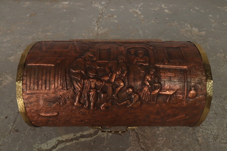 Breughel style Trunk