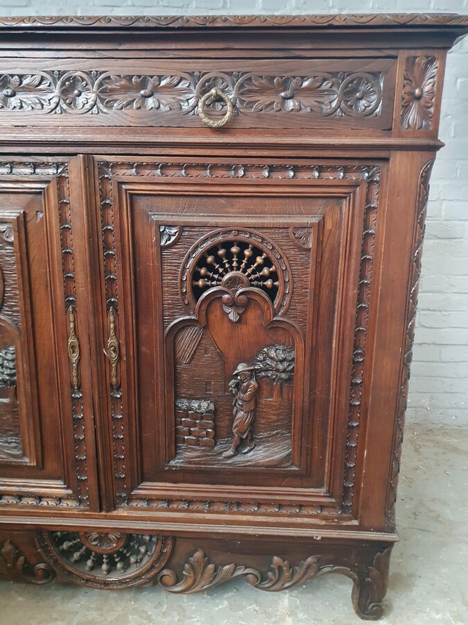 Brittany style Sideboard