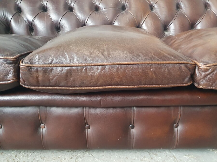 Chesterfield Bench (Sofa)