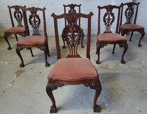 Chippendale Table +  6 chairs