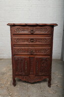Country French Chest of Drawers