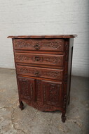 Country French Chest of Drawers