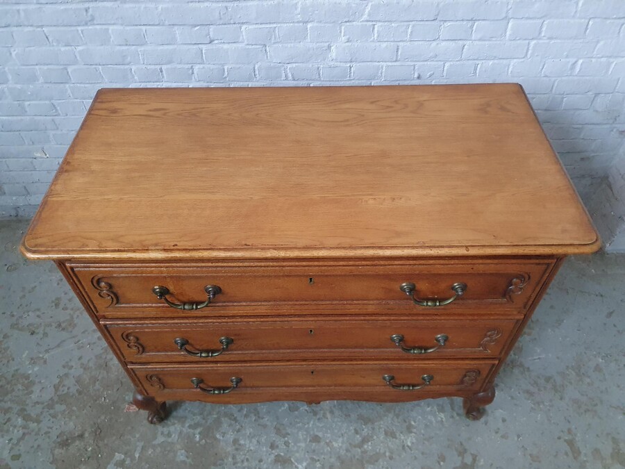Country French Chest of Drawers