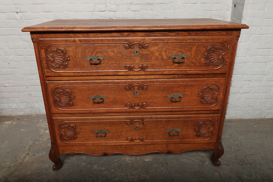 Country French Chest of Drawers