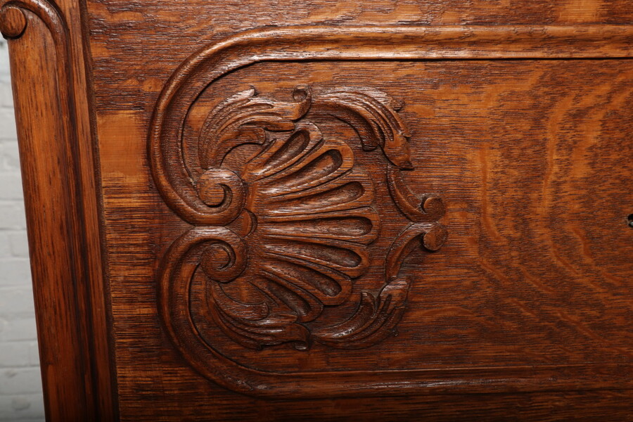 Country French Chest of Drawers