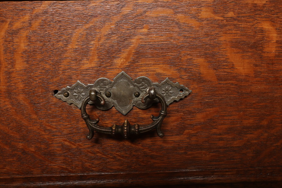 Country French Chest of Drawers