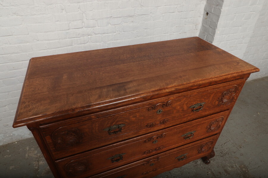 Country French Chest of Drawers