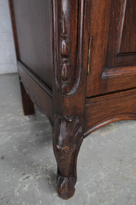 Country French (Louis XV) Bookcase/Vitrine
