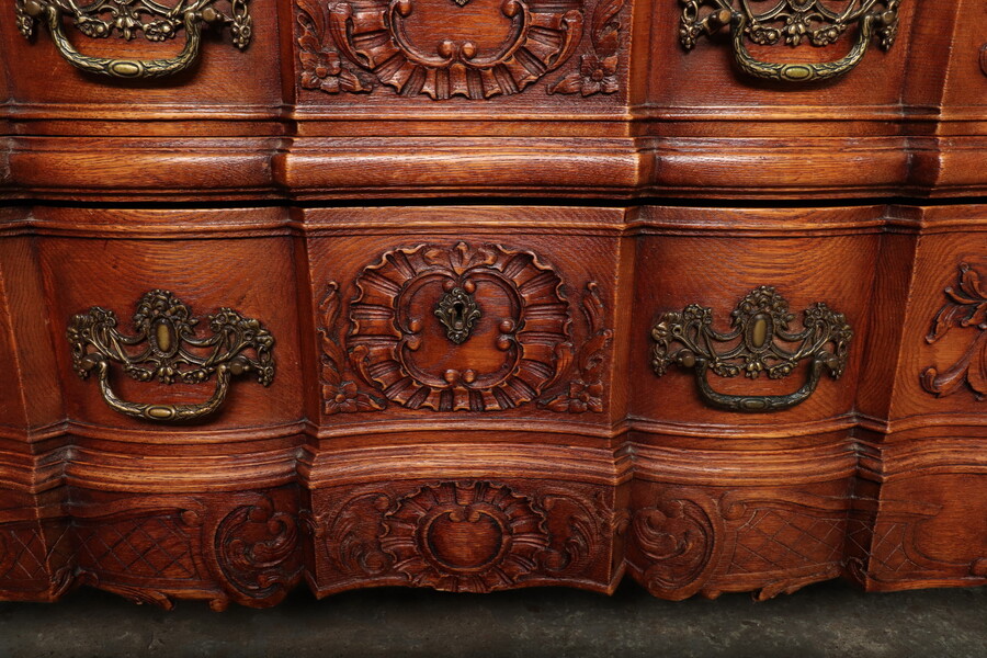 Country French (Louis XV) Chest of Drawers (Large)