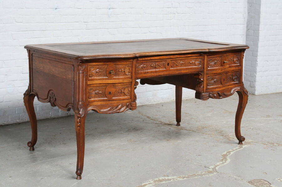 Country French (Louis XV) Desk (writing table)