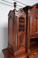 Country French (Louis XV) Vaisselier cabinet