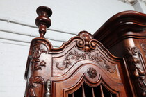 Country French (Louis XV) Vaisselier cabinet