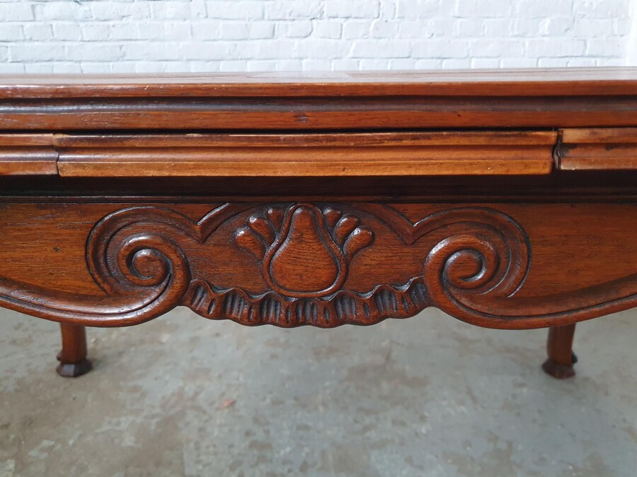 Country French Table +  6 chairs