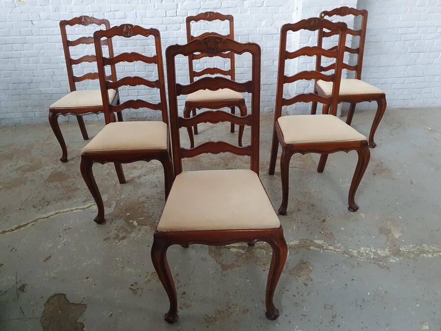 Country French Table +  6 chairs