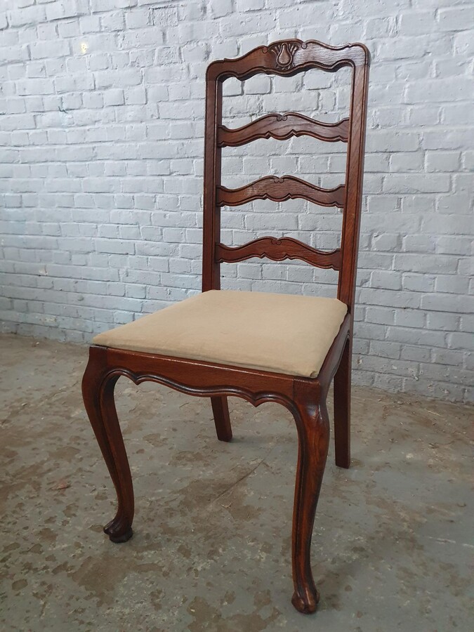 Country French Table +  6 chairs