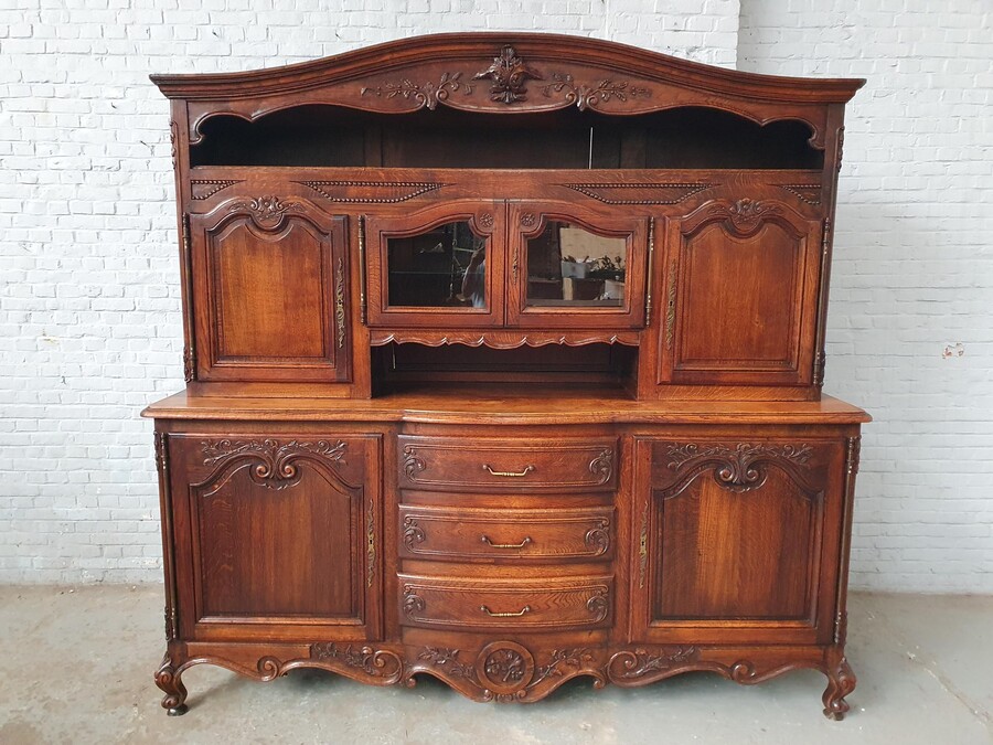 Country French Vaisselier cabinet