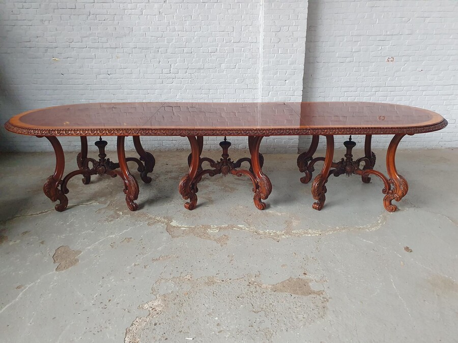 English Large Table + 8 chairs