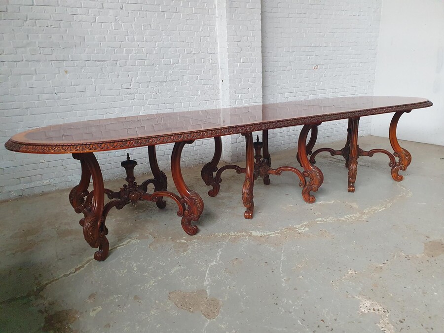 English Large Table + 8 chairs