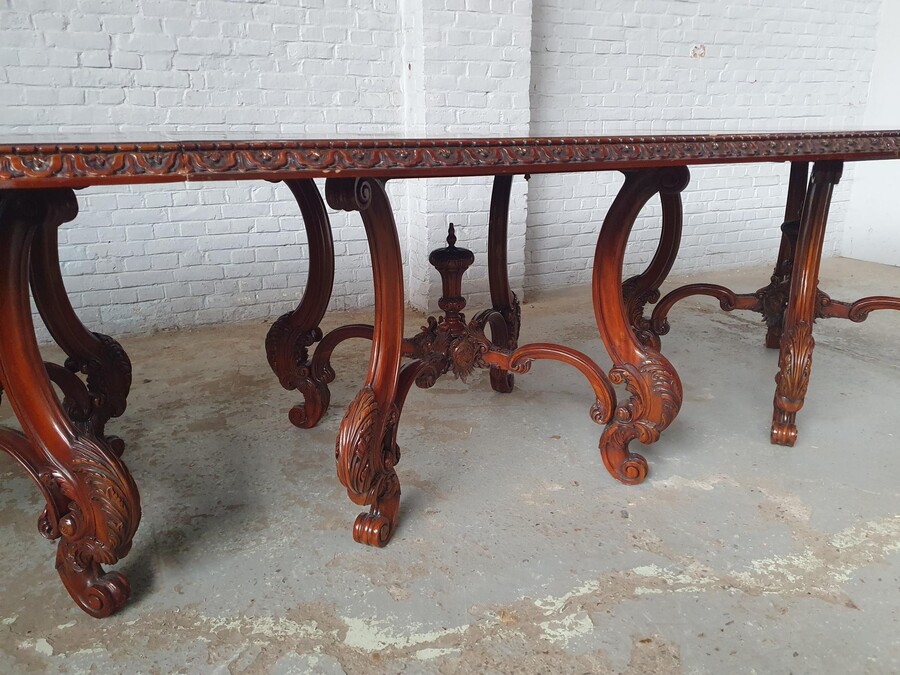 English Large Table + 8 chairs