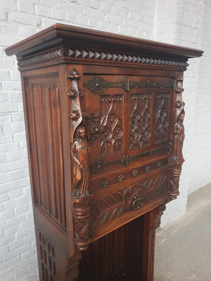 Gothic Credance cabinet