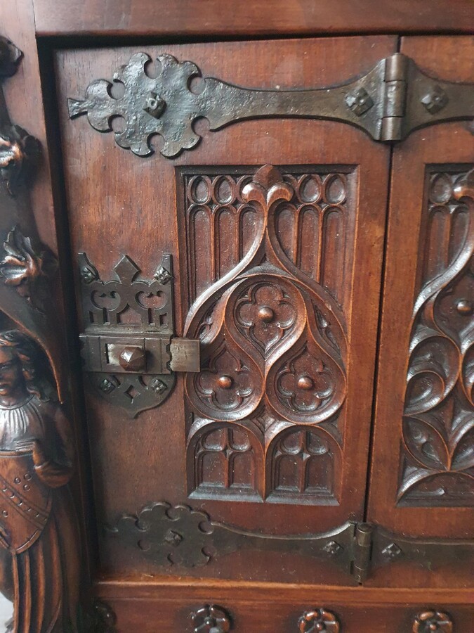 Gothic Credance cabinet