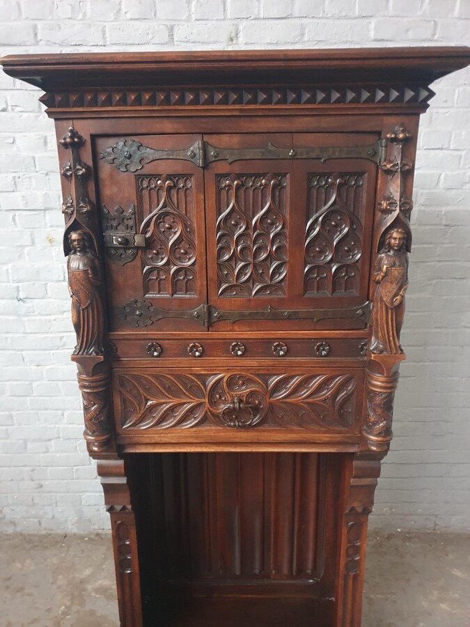 Gothic Credance cabinet