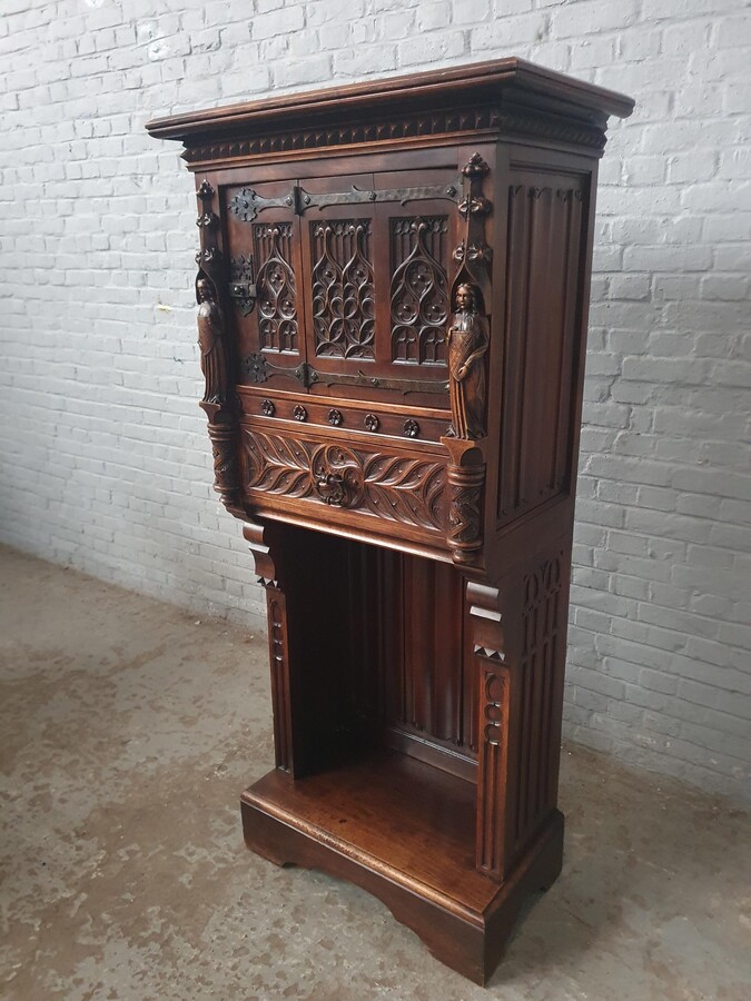 Gothic Credance cabinet
