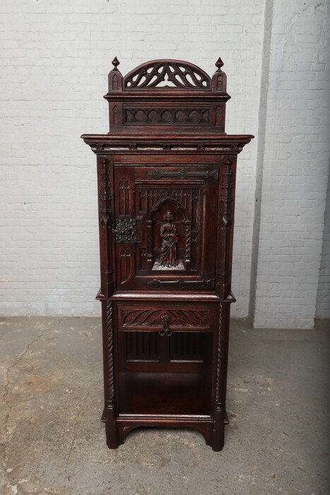 Gothic Credance cabinet