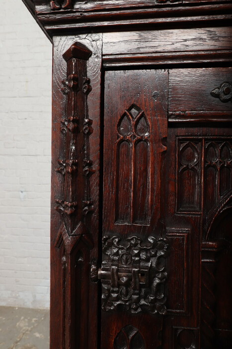 Gothic Credance cabinet