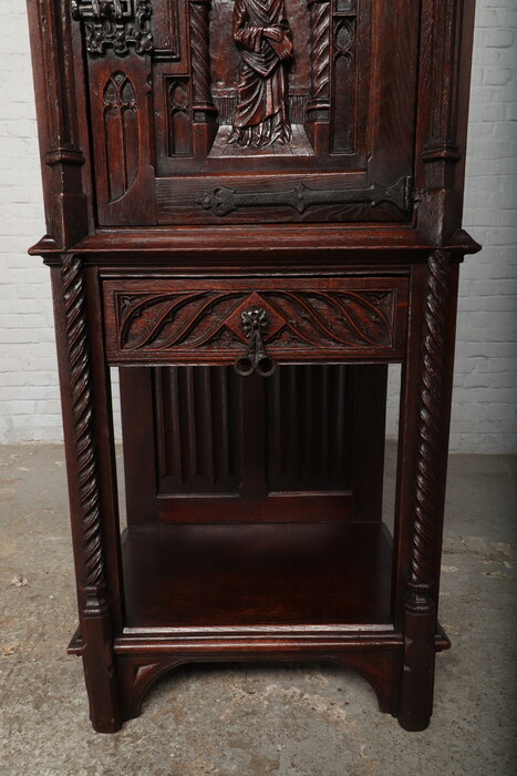 Gothic Credance cabinet