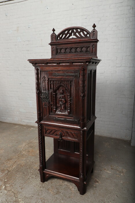 Gothic Credance cabinet