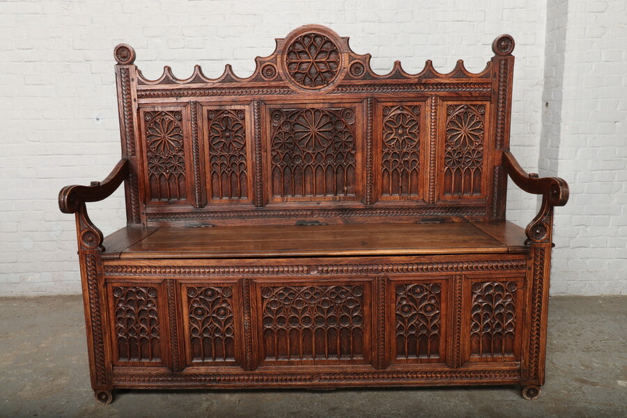 Gothic Hall Bench