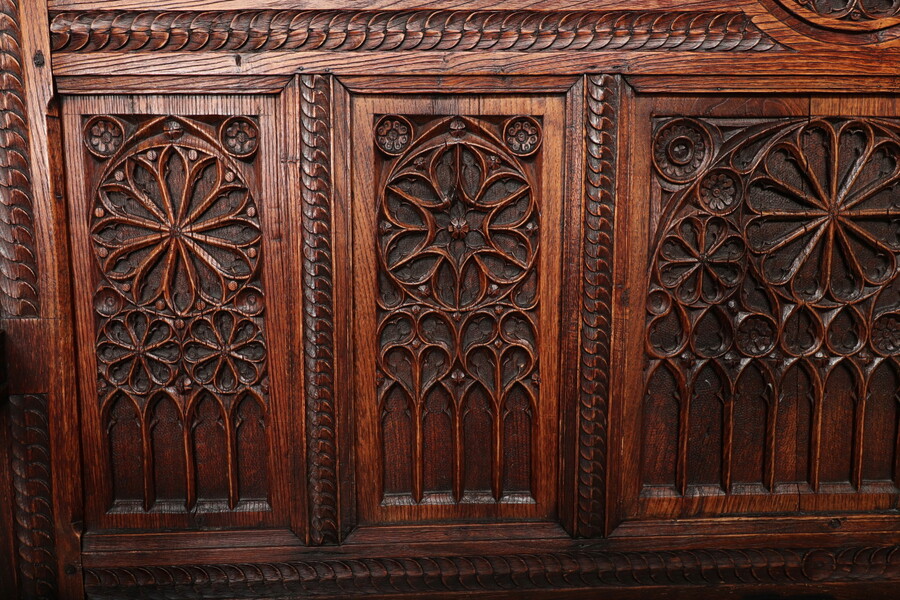 Gothic Hall Bench