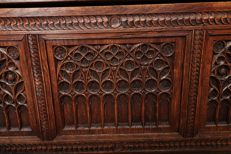 Gothic Hall Bench