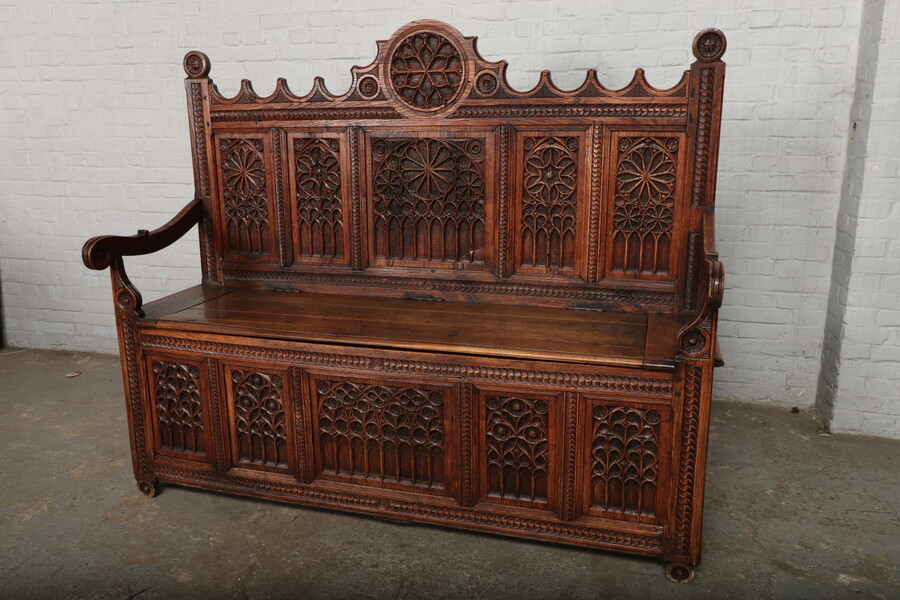 Gothic Hall Bench