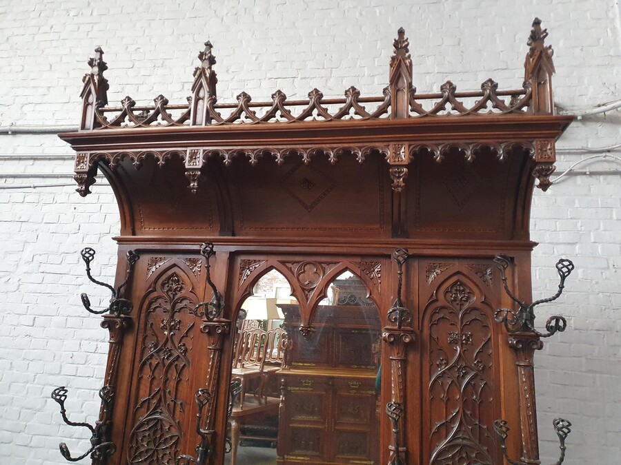 Gothic Halltree