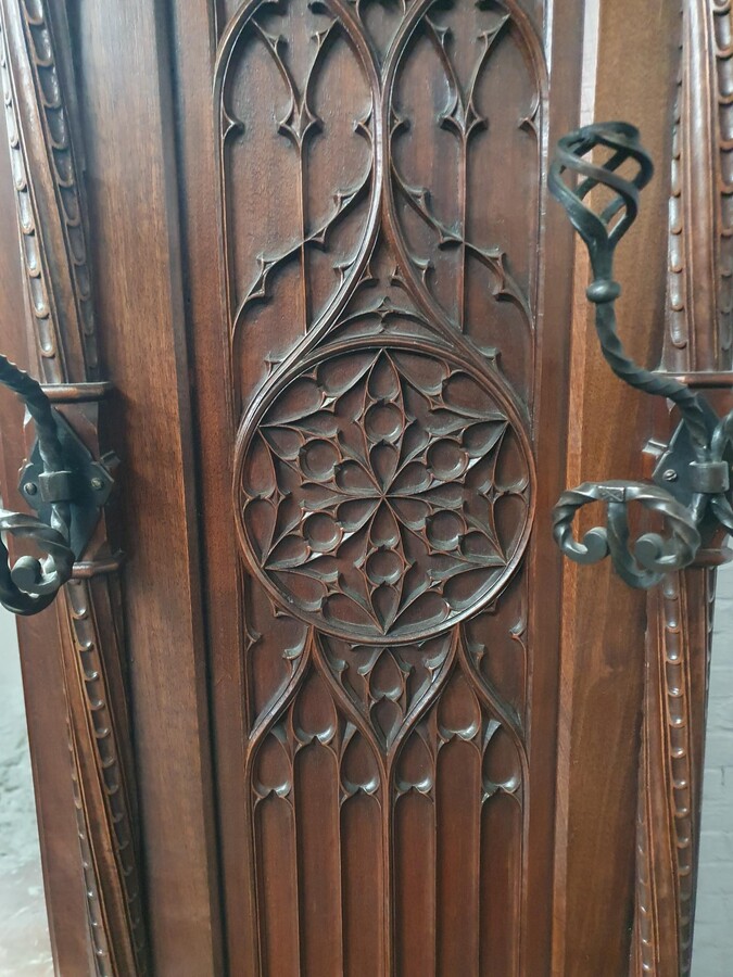 Gothic Halltree
