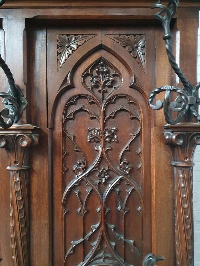 Gothic Halltree