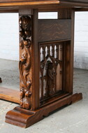 Gothic Table +  6 chairs