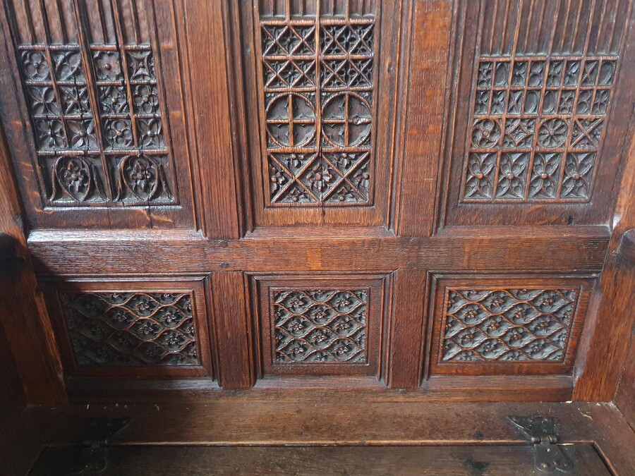 Gothic Throne chair