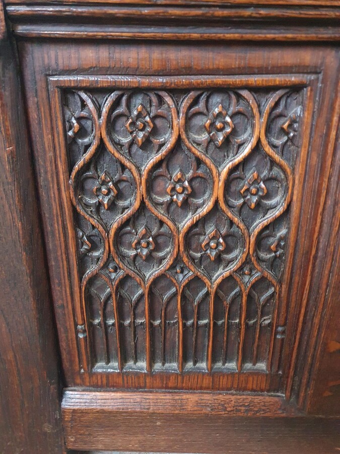 Gothic Throne chair