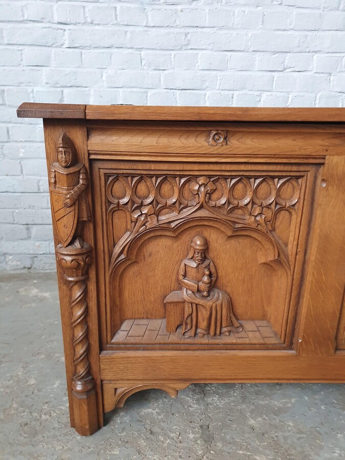 Gothic Trunk